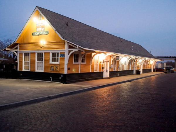 Mountain Inn & Suites Флэт-Рок Экстерьер фото