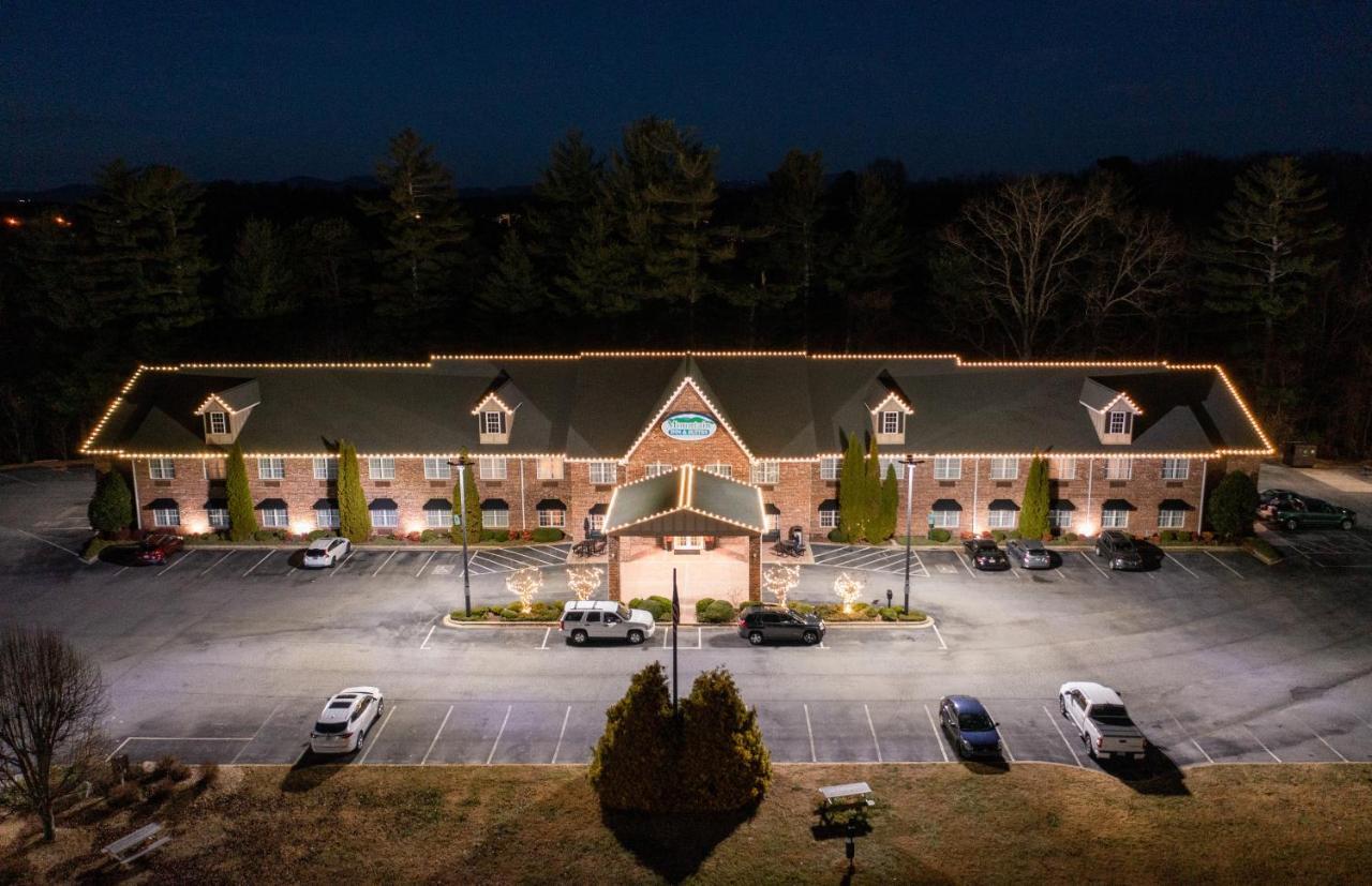 Mountain Inn & Suites Флэт-Рок Экстерьер фото